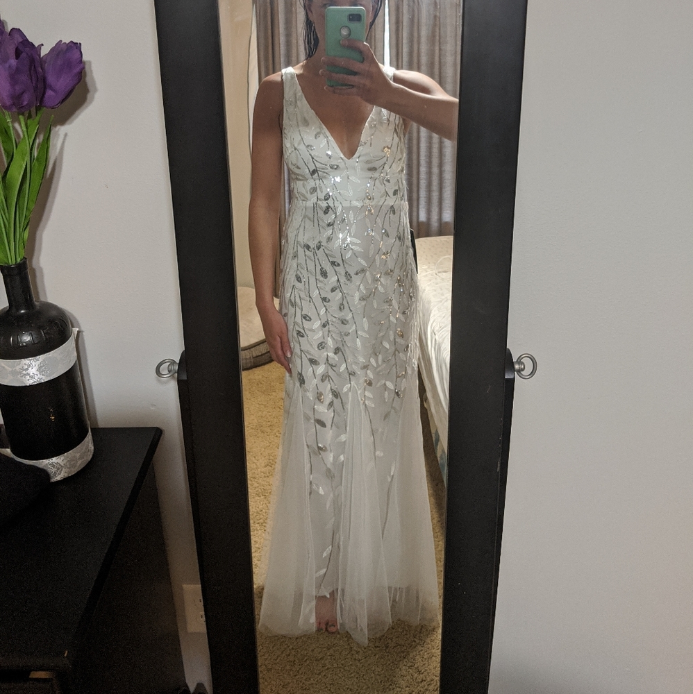 Dress - Picture 2 of 4